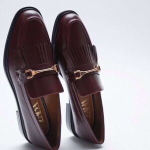 Zara NEW Kiltie Gold Bar Fringed Loafers/  Burgundy